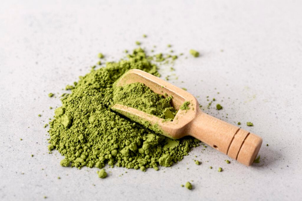 Chcete podporiť rast vlasov prírodnou cestou? Moringa je alternatívou k syntetickým prípravkom