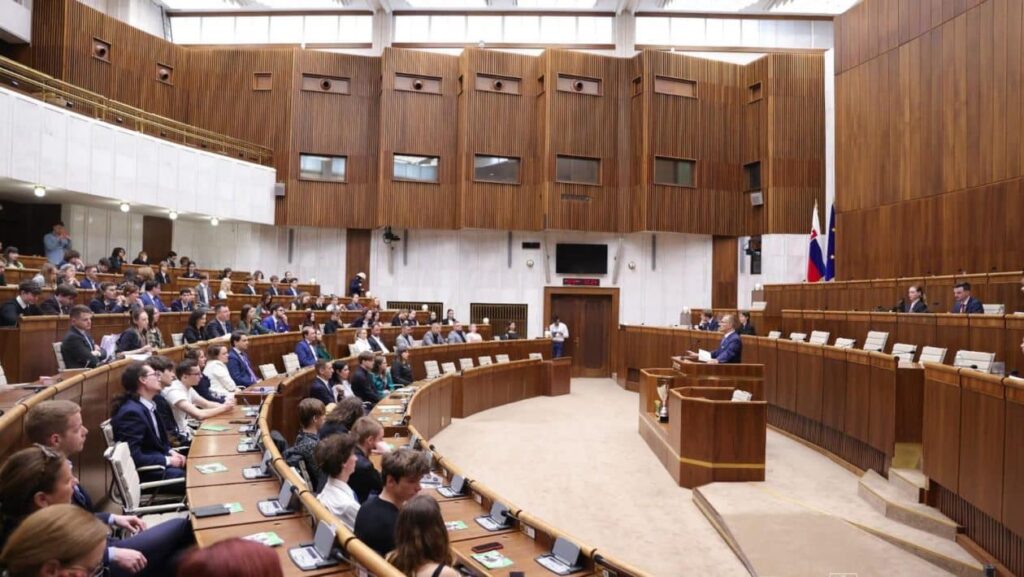 Konsolidačný balíček prešiel parlamentom: Čo to znamená pre ľudí a živnostníkov?