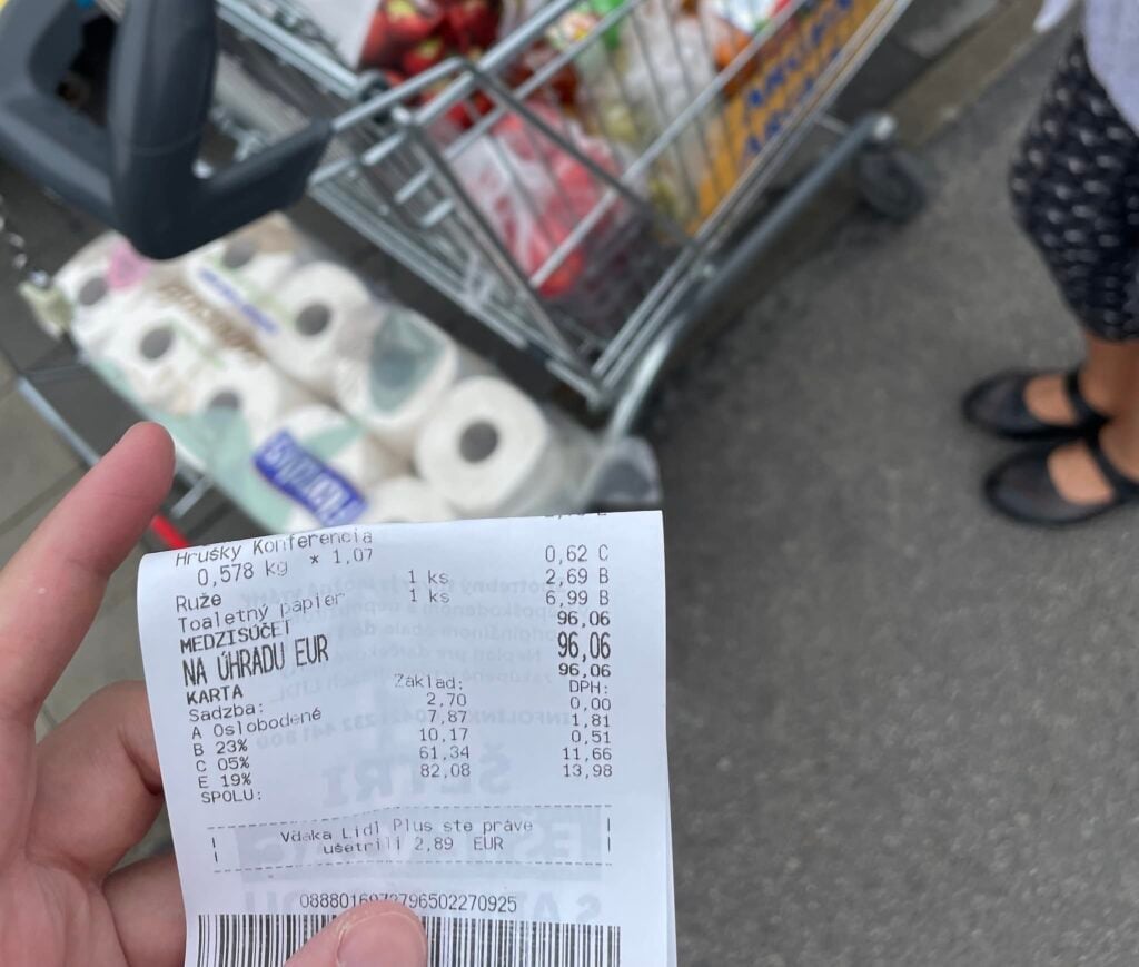 Vedci varujú: Pokladničné bločky obsahujú chemikálie, ktoré sú nebezpečné pre naše zdravie 