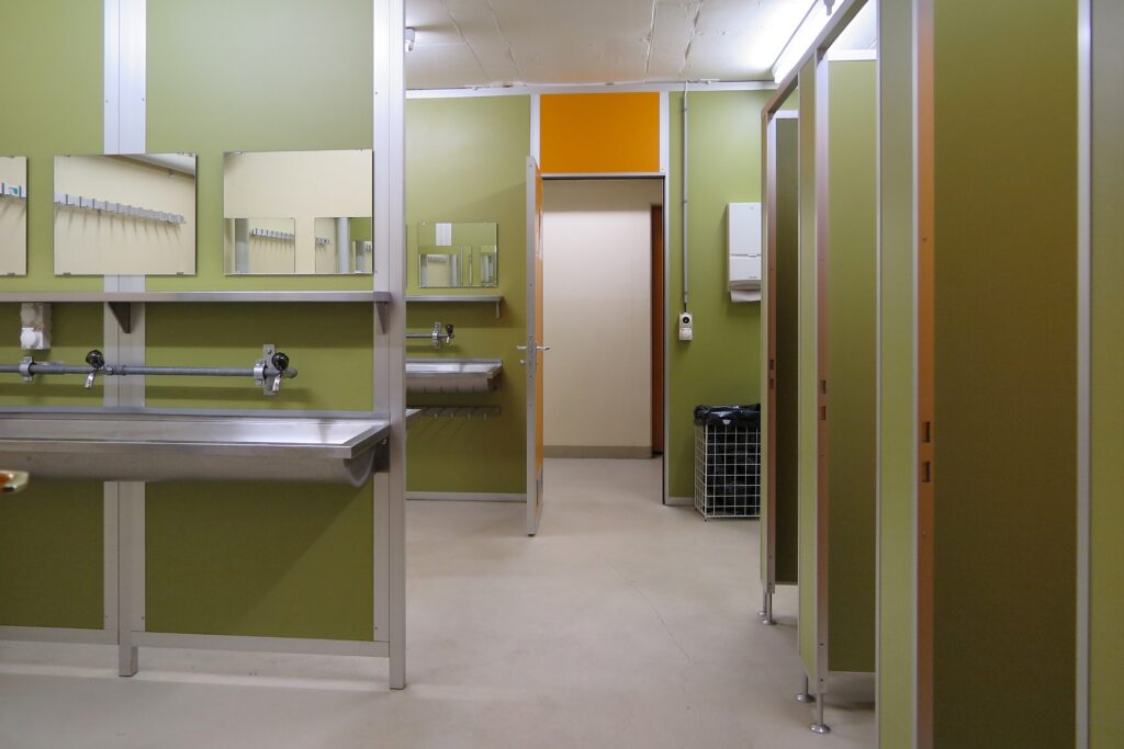 Približne 370 000 úkrytov a viac než 9 miliónov miest — či už na uloženie vín, alebo v prípade najhoršieho. Bezpečnosť, pripravenosť a pokoj v neistých časoch.