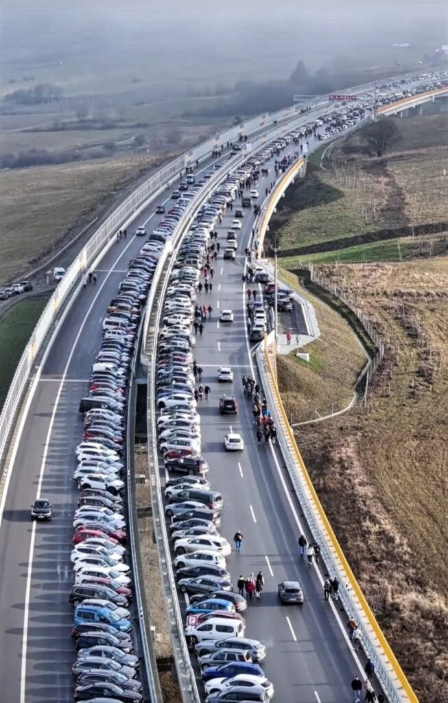 Deň otvorených dverí v tuneli Višňové: Obrovský záujem a dlhé kolóny na cestách