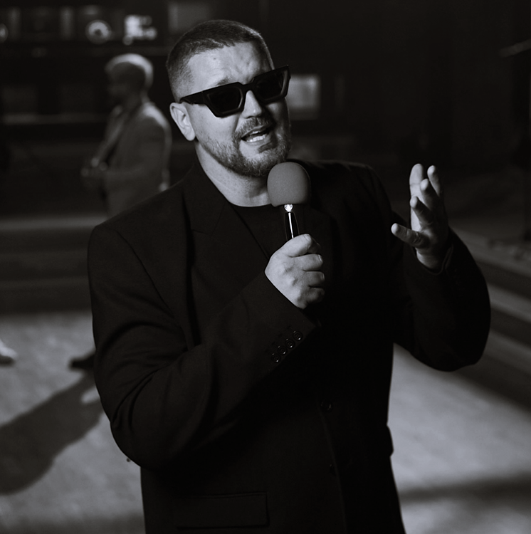 Zomrel slovenský moderátor a hypeman Osťo: Prehral boj so zákernou chorobou