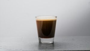 Máte po káve nafúknuté brucho? Vymeňte ranné espresso za tento lacný slovenský zázrak