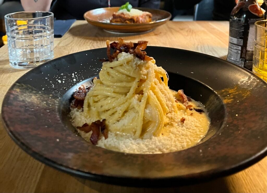 Koniec smotanových mýtov: Naučte sa variť pravé Spaghetti alla Carbonara ako v Ríme